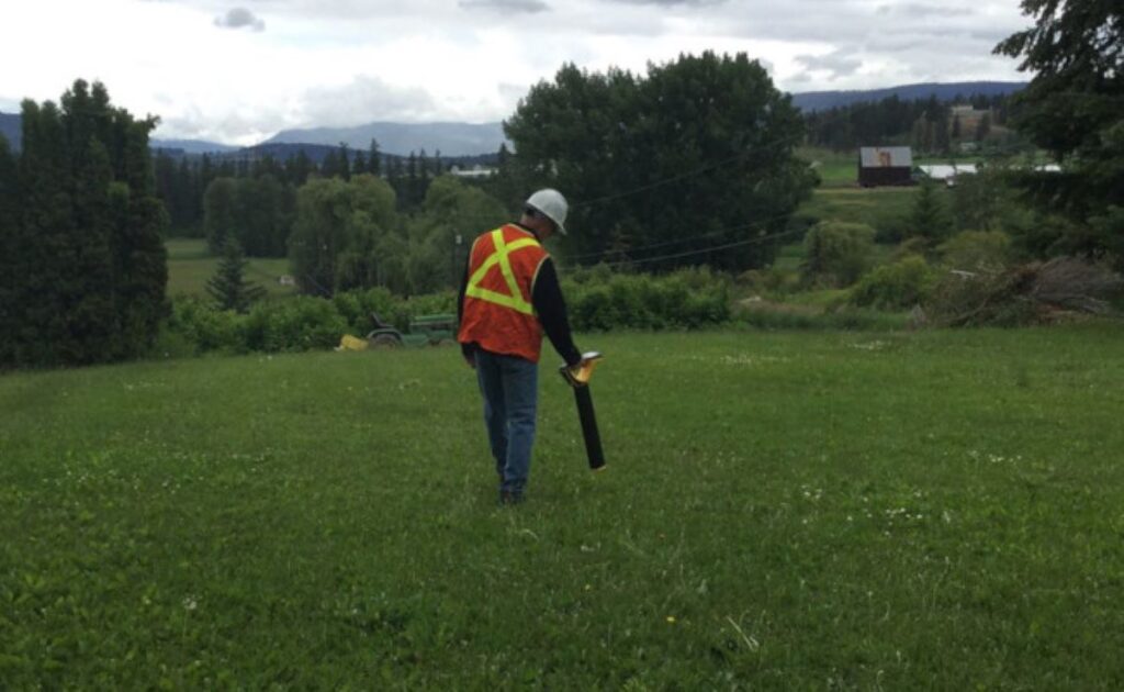 Subsurface utility locating